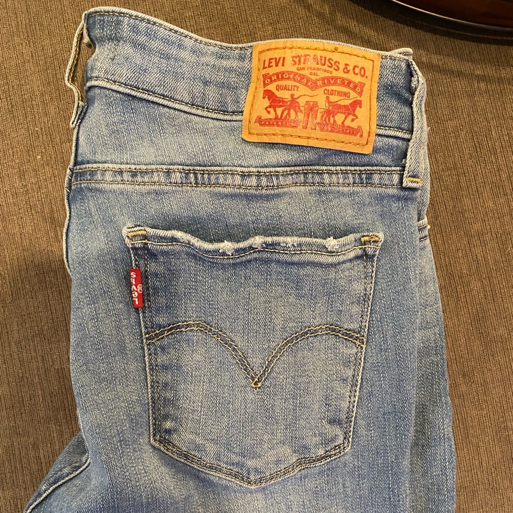Levi’s 711 Skinny Jean